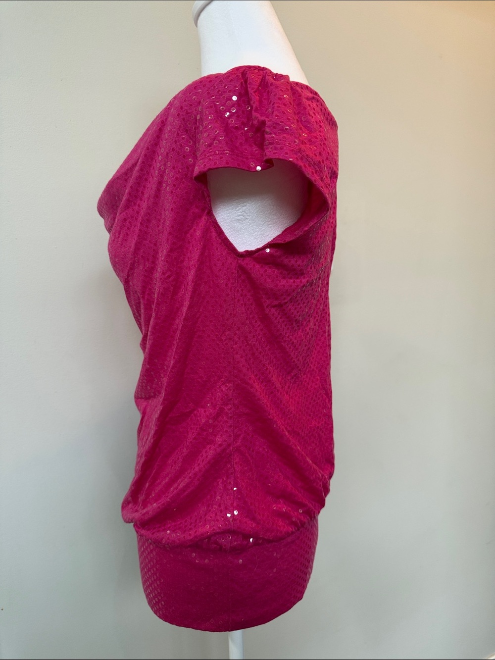 Express Women's Hot Pink Sequin Drape Neck Short Sleeve Top - Picture 5 of 9